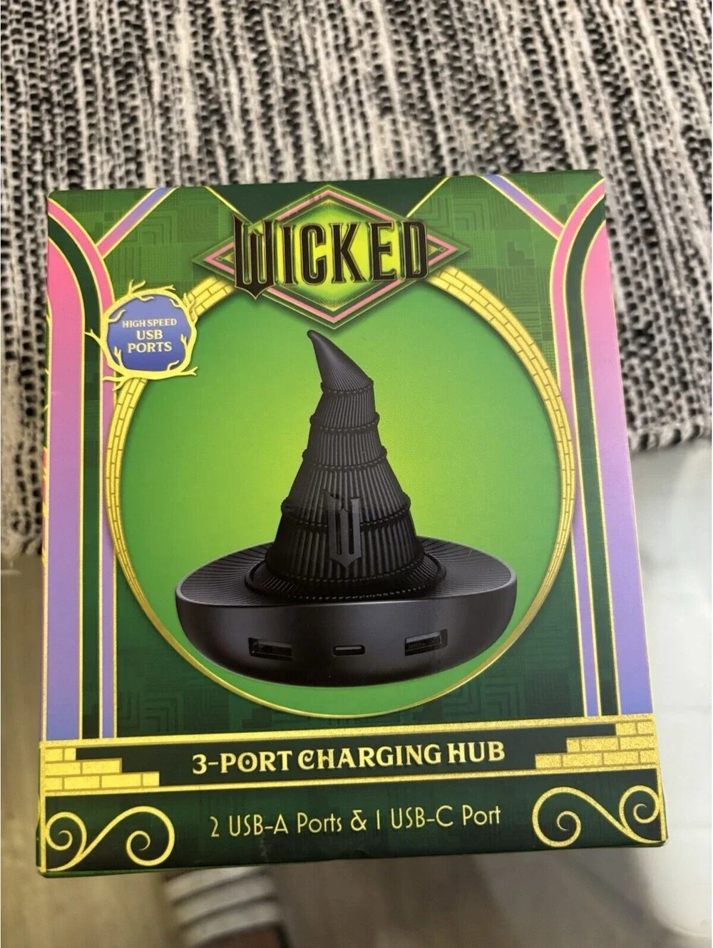 Universal Studios Wicked Black Wicked Witch Hat Charging Hub 3-Ports NEW Sealed